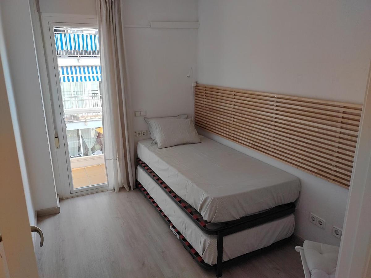 Luxury Apartment Accommodation, Next To Beach & Train Station Calella Zewnętrze zdjęcie