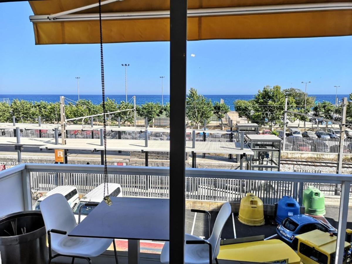 Luxury Apartment Accommodation, Next To Beach & Train Station Calella Zewnętrze zdjęcie